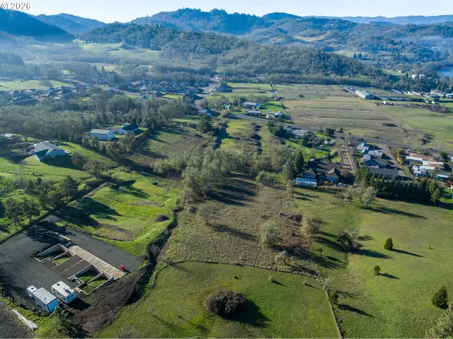 $400,000 | 1448 Lookingglass Road, Roseburg, OR 97471