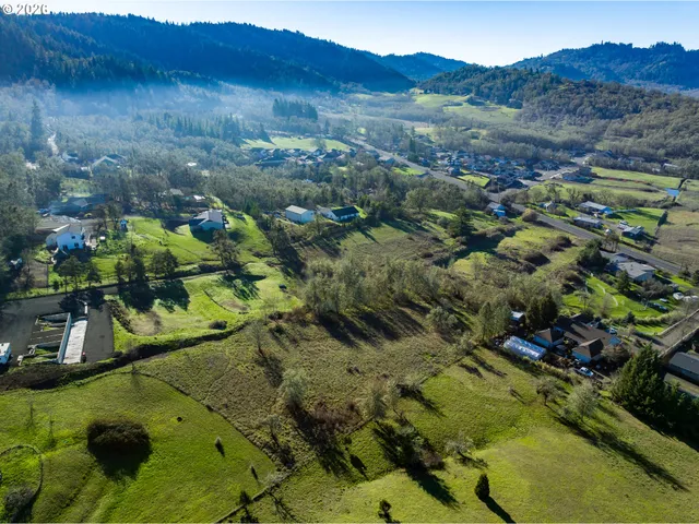 $400,000 | 1448 Lookingglass Road, Roseburg, OR 97471