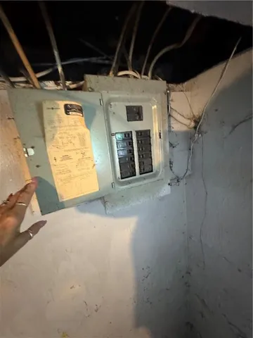 a view of a garage of the house