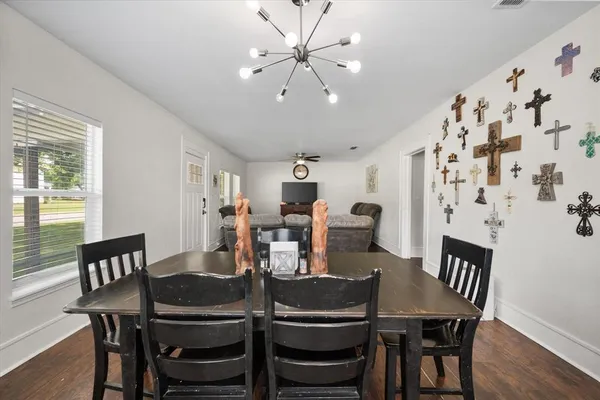 $245,000 | 2215 West Park Row Boulevard, Corsicana, TX 75110