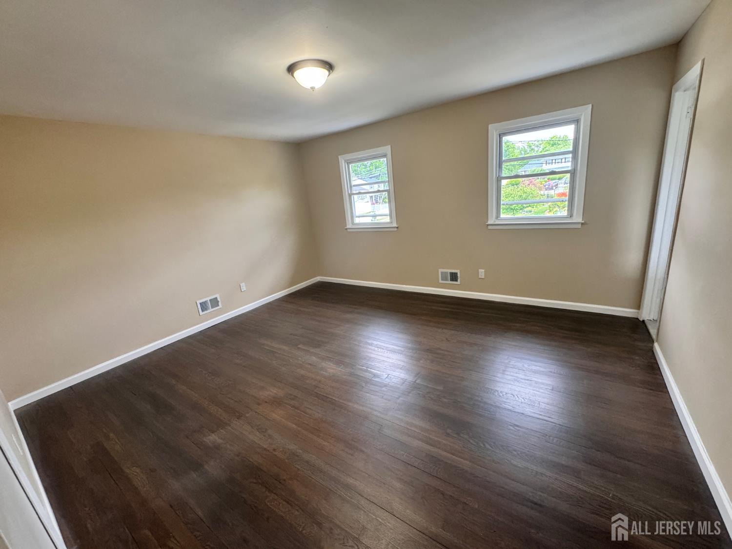110 Murdock Street Fords, NJ 08863 - Photo 11 of 32