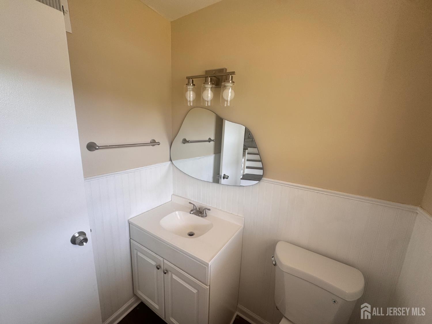 110 Murdock Street Fords, NJ 08863 - Photo 17 of 32