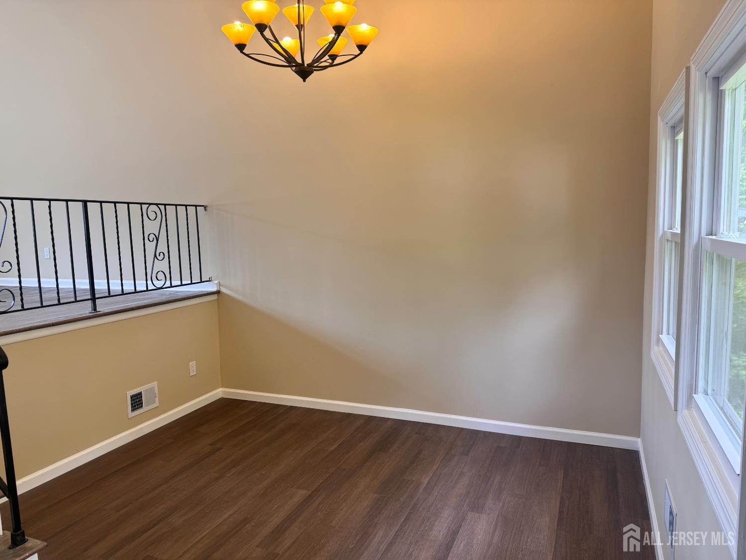 110 Murdock Street Fords, NJ 08863 - Photo 23 of 32