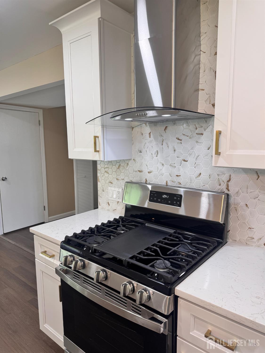 110 Murdock Street Fords, NJ 08863 - Photo 27 of 32