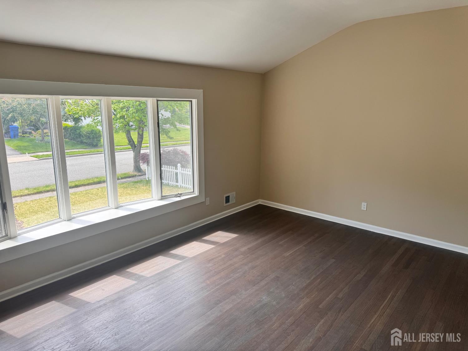 110 Murdock Street Fords, NJ 08863 - Photo 29 of 32
