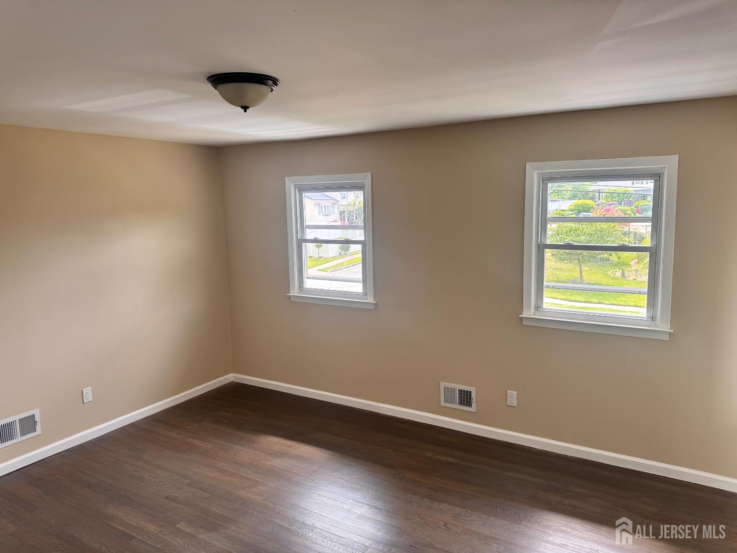 110 Murdock Street Fords, NJ 08863 - Photo 30 of 32