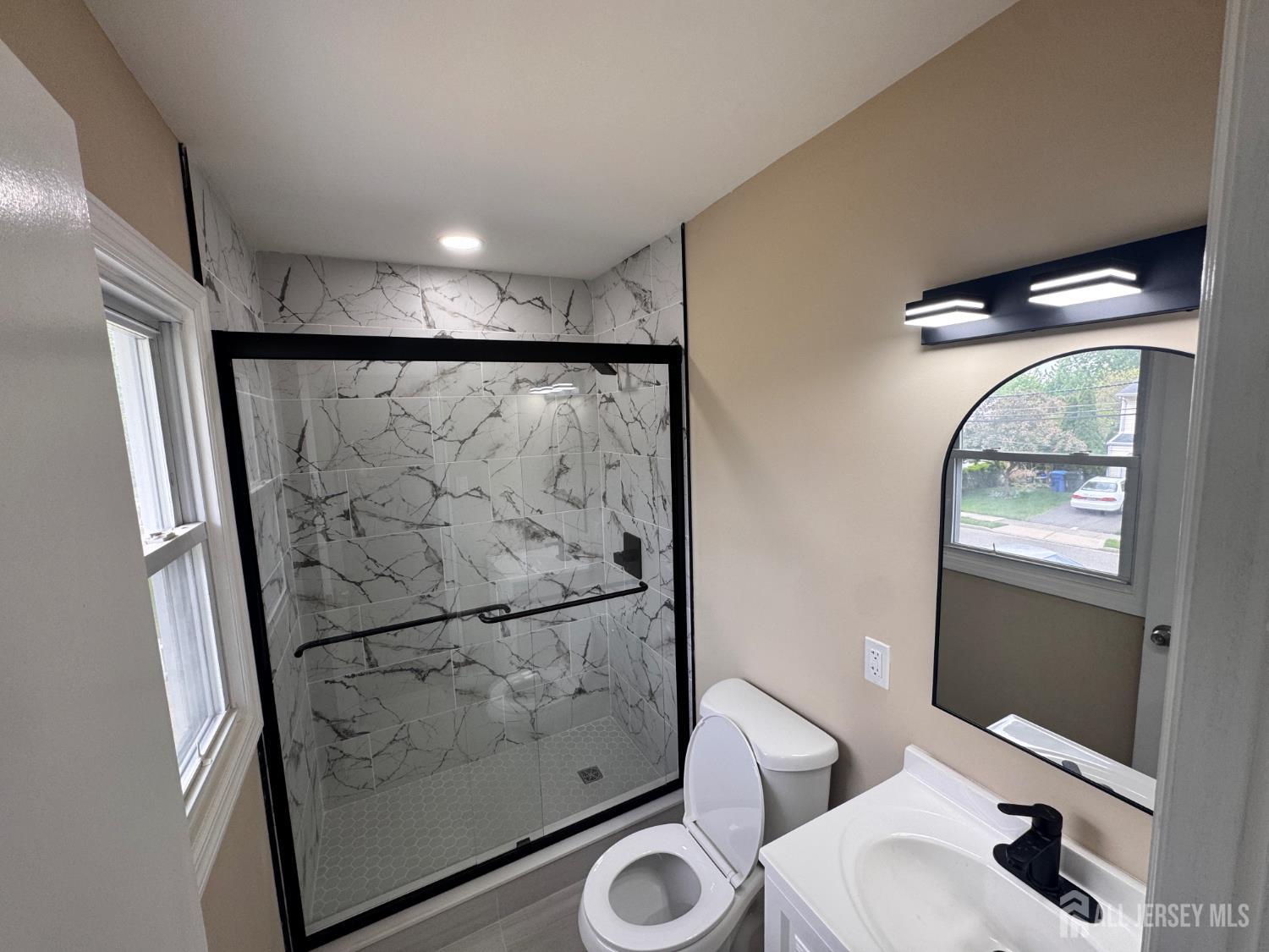 110 Murdock Street Fords, NJ 08863 - Photo 5 of 32