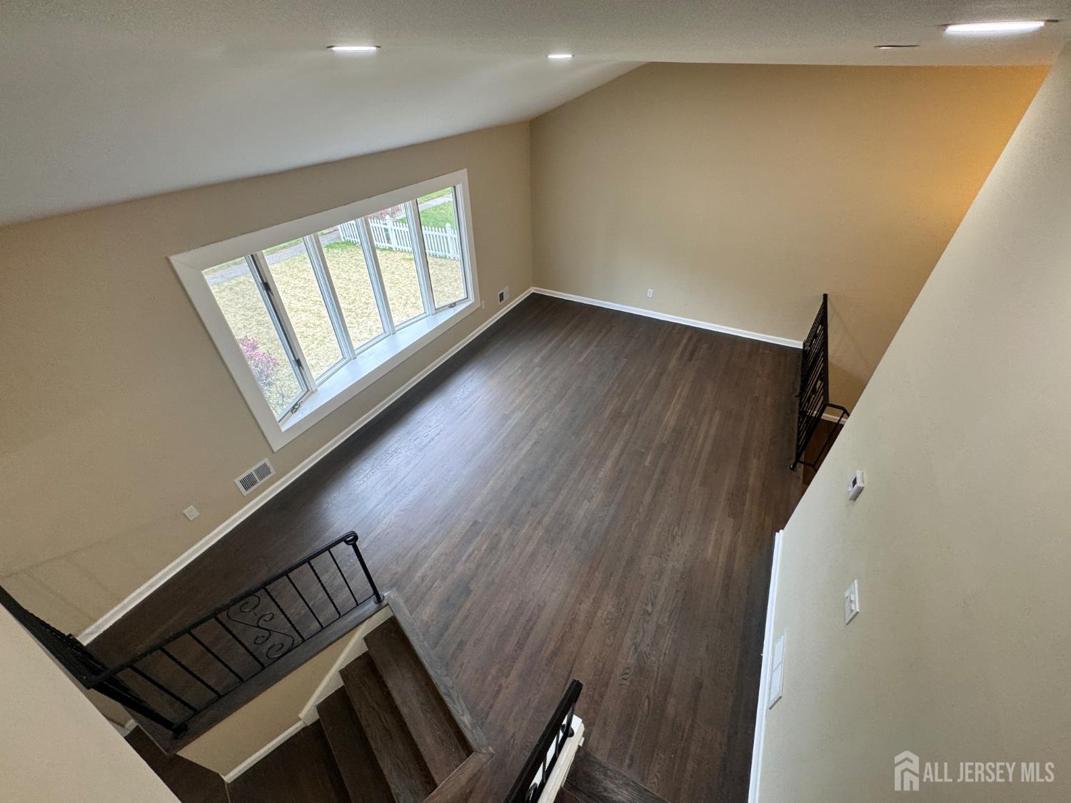 110 Murdock Street Fords, NJ 08863 - Photo 6 of 32