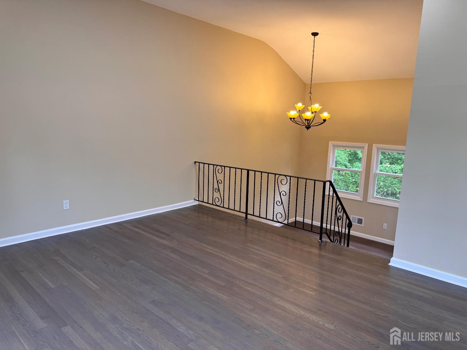 110 Murdock Street Fords, NJ 08863 - Photo 9 of 32