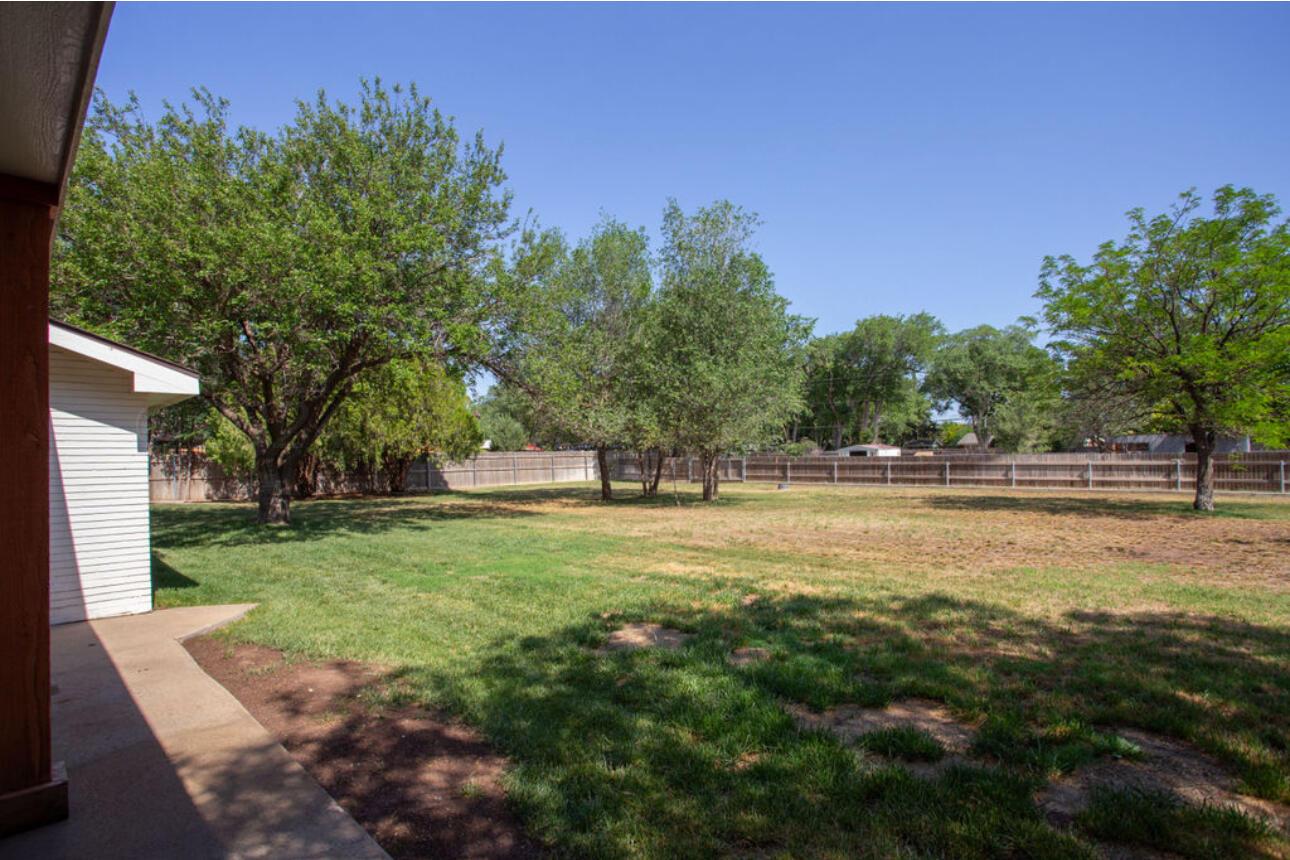 4818 Arden Road Amarillo, TX 79110 - Photo 26 of 29 a view of backyard with green space