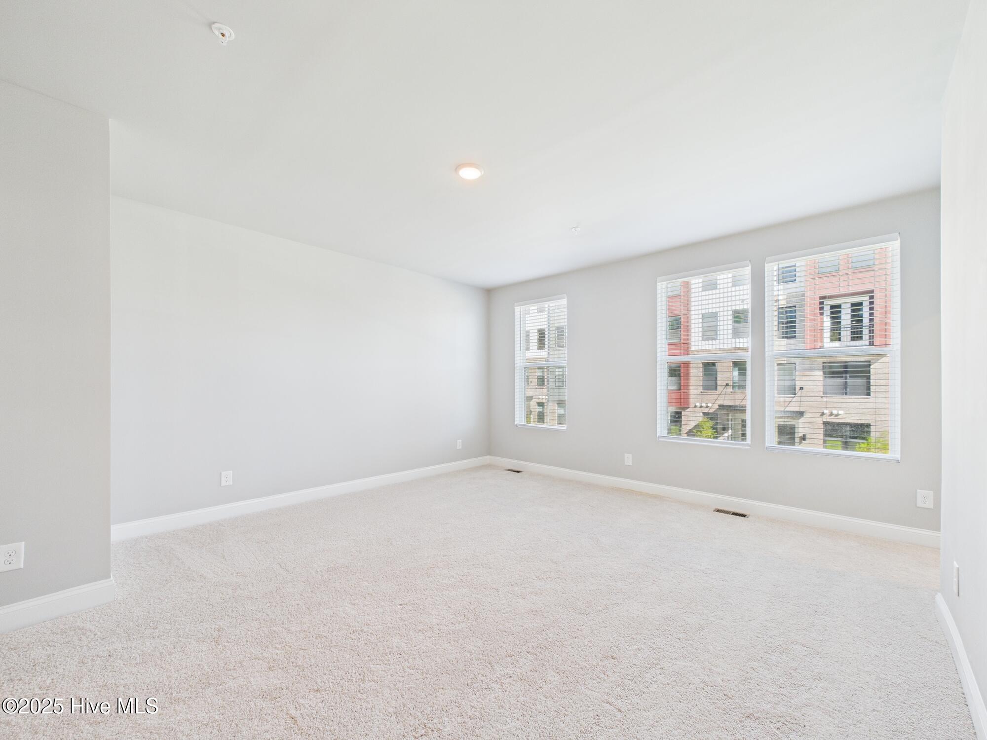 1251 Shaw View Alley, Unit 101 Raleigh, NC 27601 - Photo 19 of 47 CAM01608G0-PR0116-STILL008