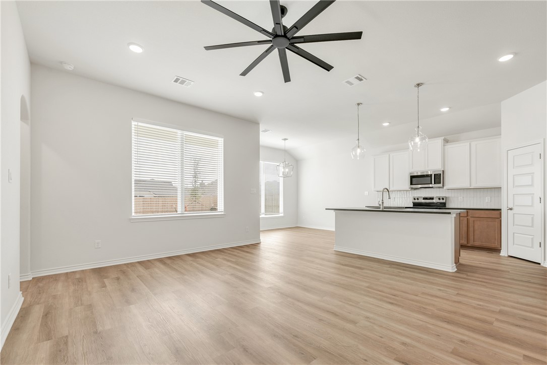 3176 Margaret Rudder Parkway Bryan, TX 77808 - Photo 2 of 31