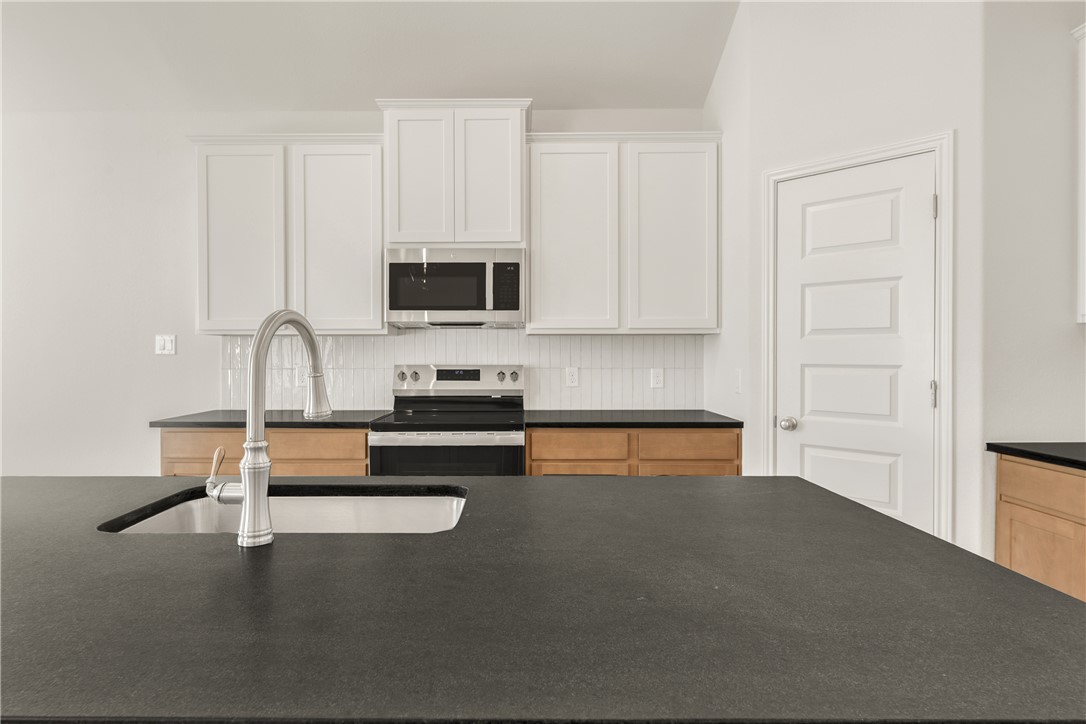 3176 Margaret Rudder Parkway Bryan, TX 77808 - Photo 7 of 31