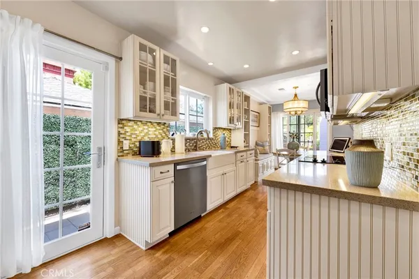 $1,399,000 | 3374 Floyd Terrace, Los Angeles, CA 90068