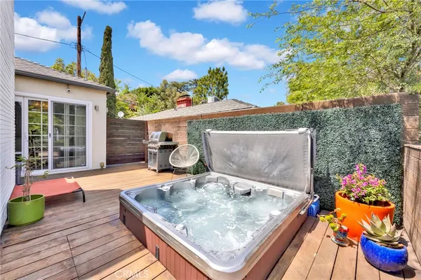 $1,399,000 | 3374 Floyd Terrace, Los Angeles, CA 90068