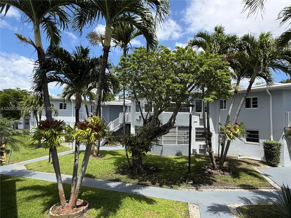 $1,600 | 1701 Northeast Miami Gardens Drive, Unit 117, Miami, FL 33179