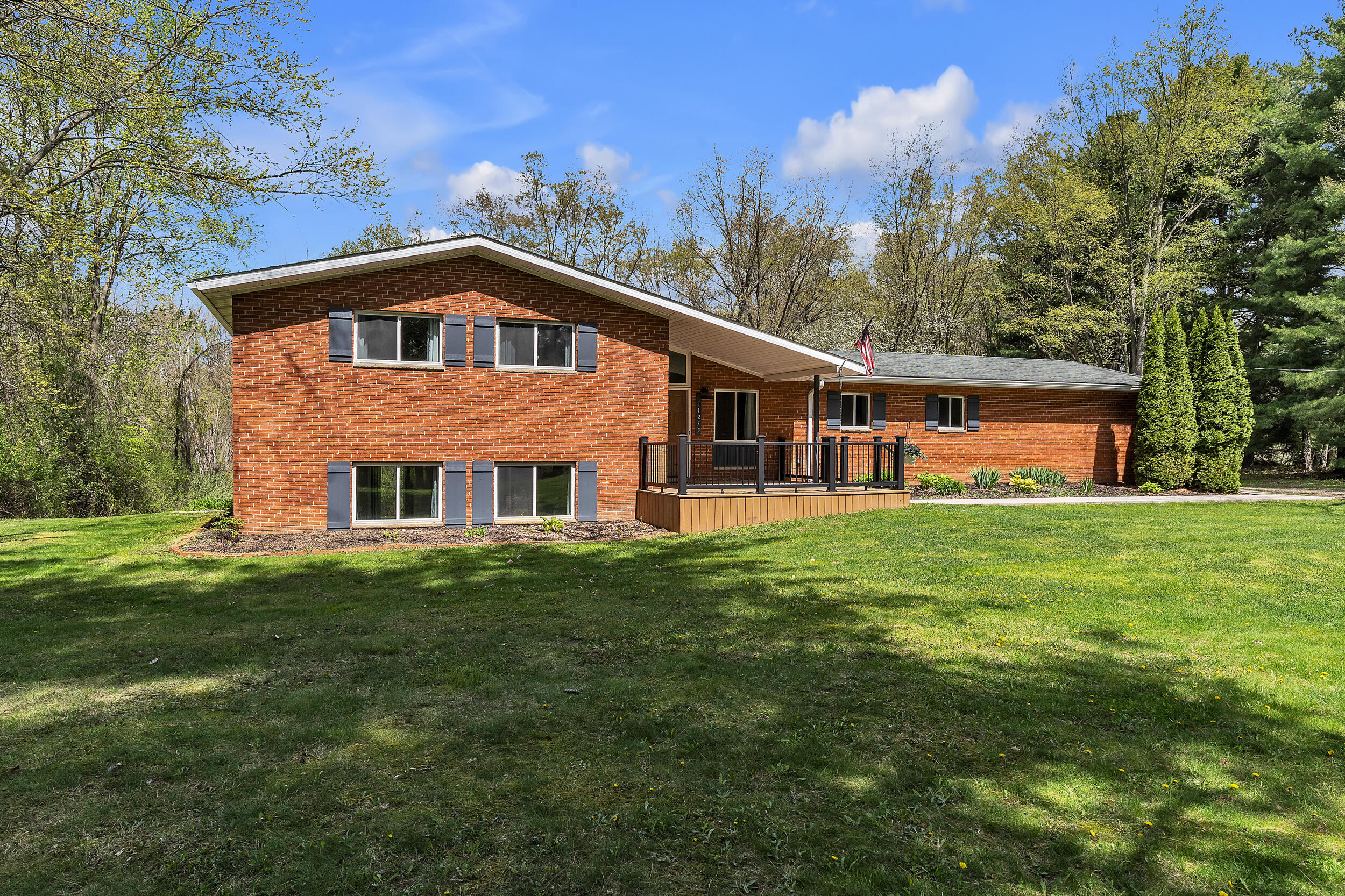 11273 9 Mile Road South Lyon, MI 48178 - Photo 3 of 54 9 mile-4