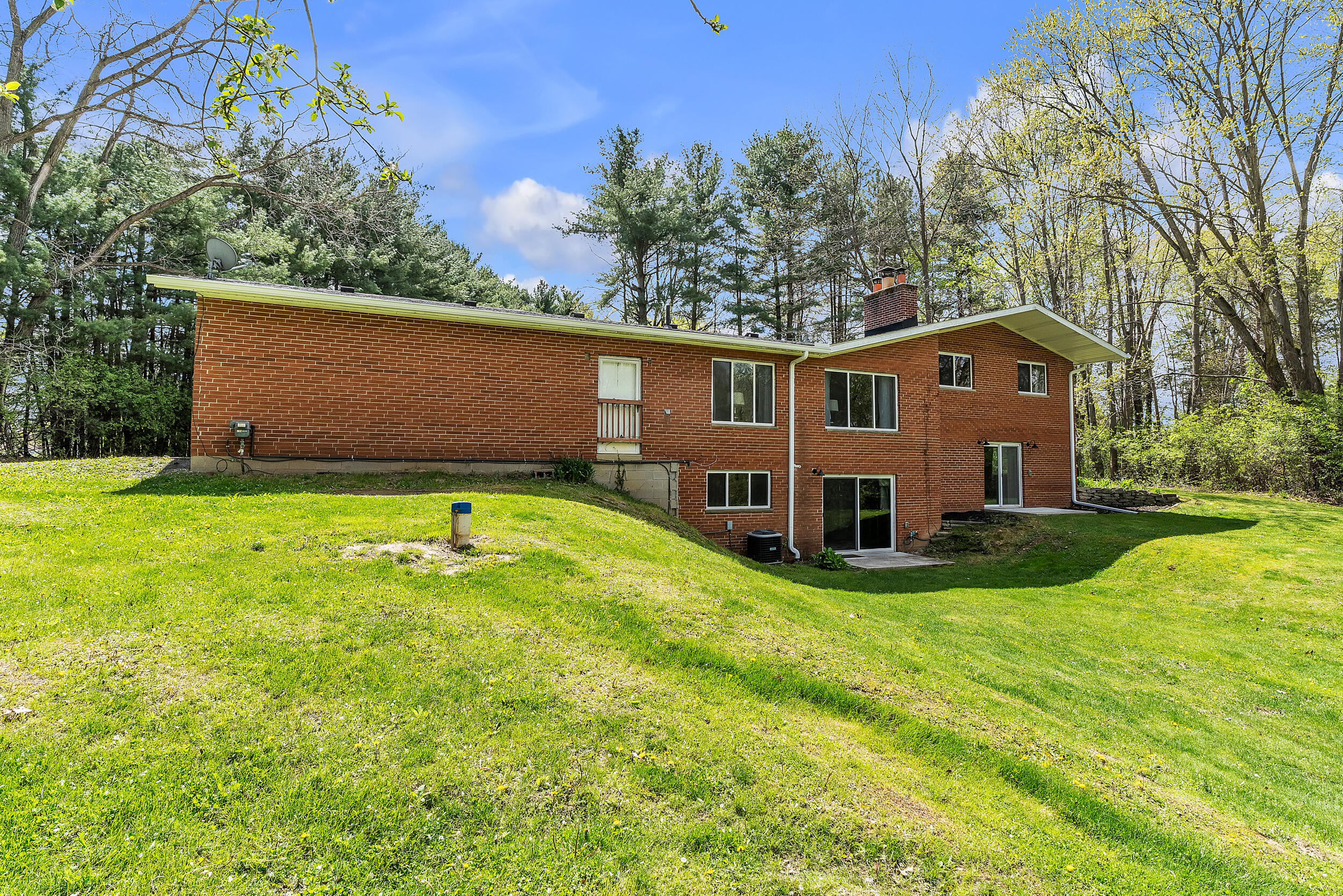 11273 9 Mile Road South Lyon, MI 48178 - Photo 39 of 54 9 mile-54