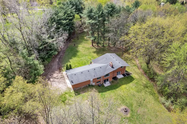 $624,900 | 11273 9 Mile Road, South Lyon, MI 48178