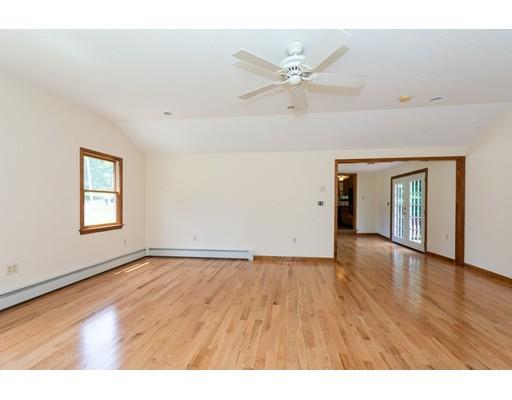 33 Wagon Wheel Road Dracut, MA 01826 - Photo 20 of 38 Gallery Image 20
