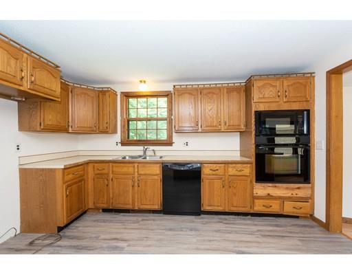 33 Wagon Wheel Road Dracut, MA 01826 - Photo 2 of 38 Gallery Image 2