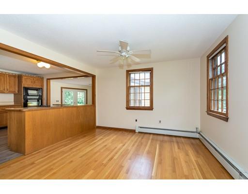 33 Wagon Wheel Road Dracut, MA 01826 - Photo 6 of 38 Gallery Image 6