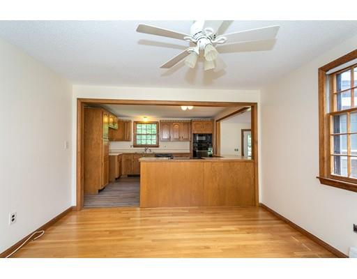33 Wagon Wheel Road Dracut, MA 01826 - Photo 7 of 38 Gallery Image 7