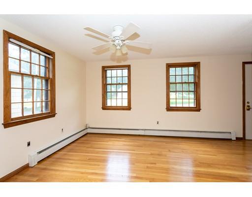 33 Wagon Wheel Road Dracut, MA 01826 - Photo 8 of 38 Gallery Image 8