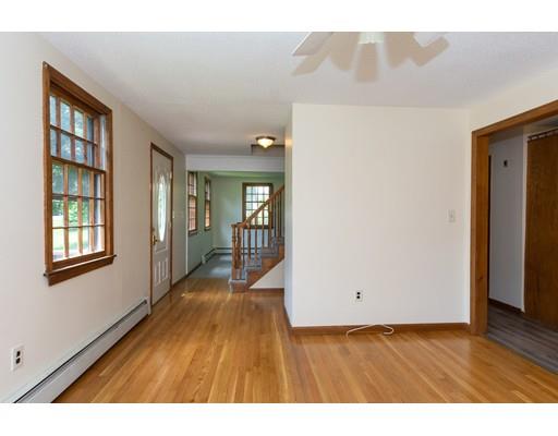 33 Wagon Wheel Road Dracut, MA 01826 - Photo 9 of 38 Gallery Image 9