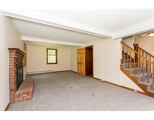 33 Wagon Wheel Road Dracut, MA 01826 - Photo 10 of 38 Gallery Image 10