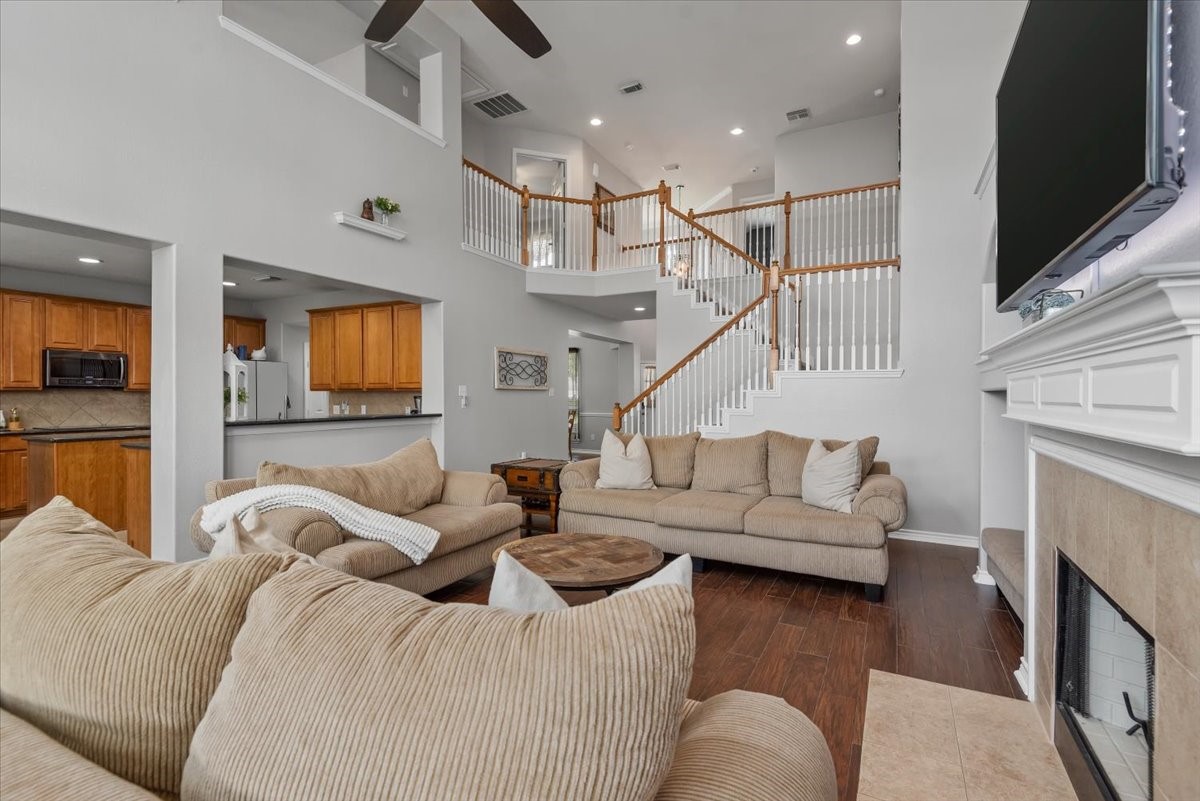 19222 Holly Shade Court Spring, TX 77379 - Photo 11 of 37 a good look from the corner of living room toward the front of the house.