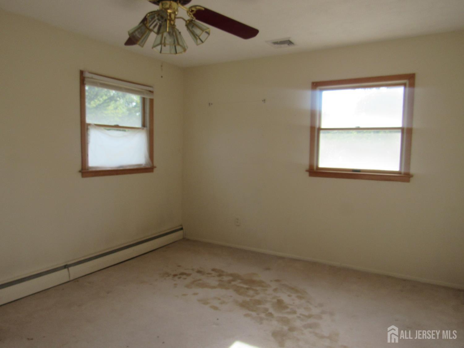 206 Overbrook Road Piscataway, NJ 08854 - Photo 20 of 34 an empty room with a window
