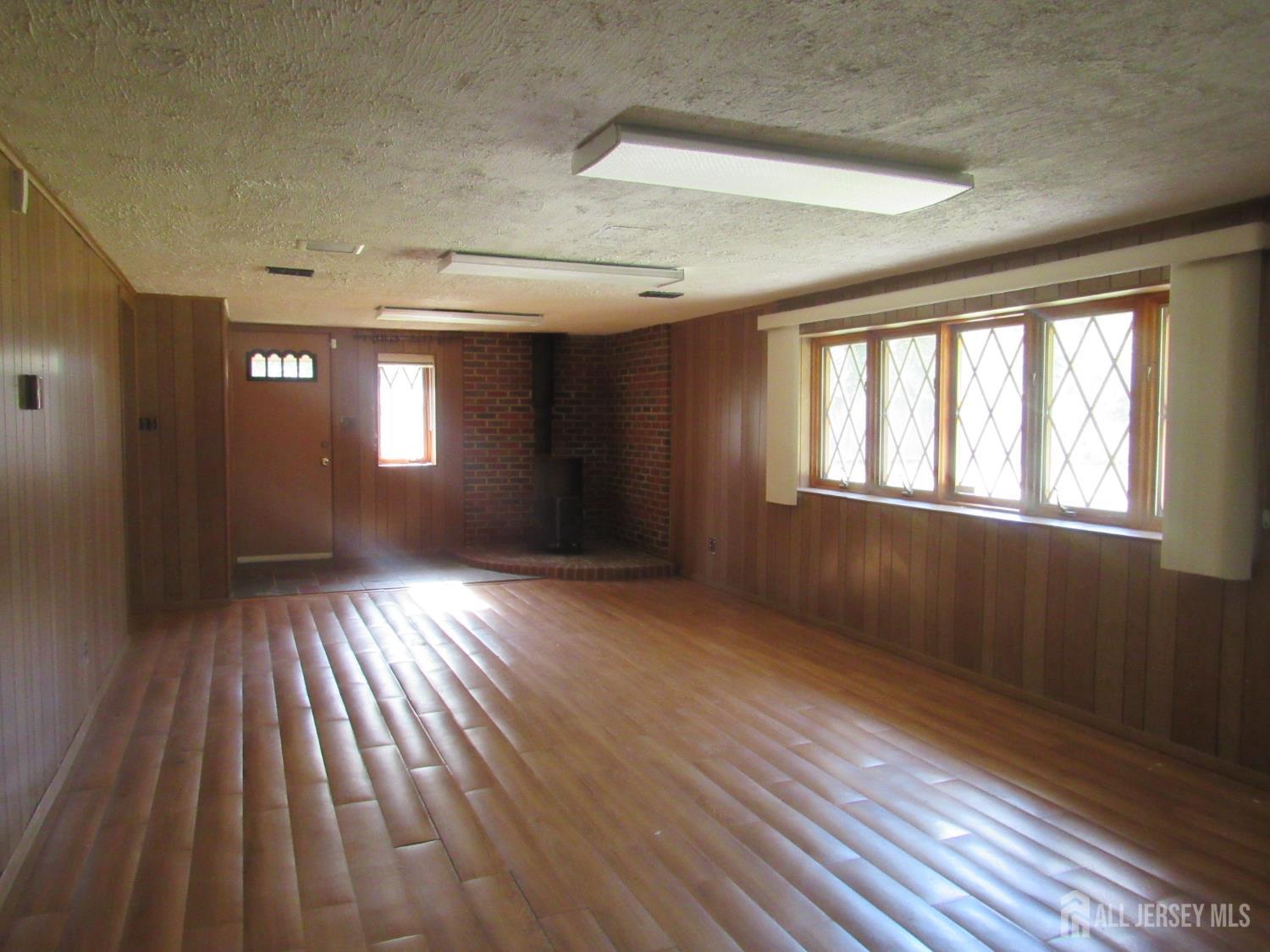 206 Overbrook Road Piscataway, NJ 08854 - Photo 8 of 34 a view of an empty room and window