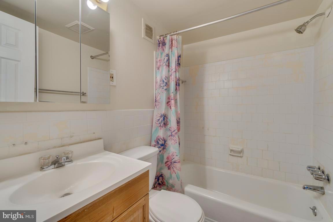 1822 Metzerott Road, Unit A4 Adelphi, MD 20783 - Photo 11 of 13