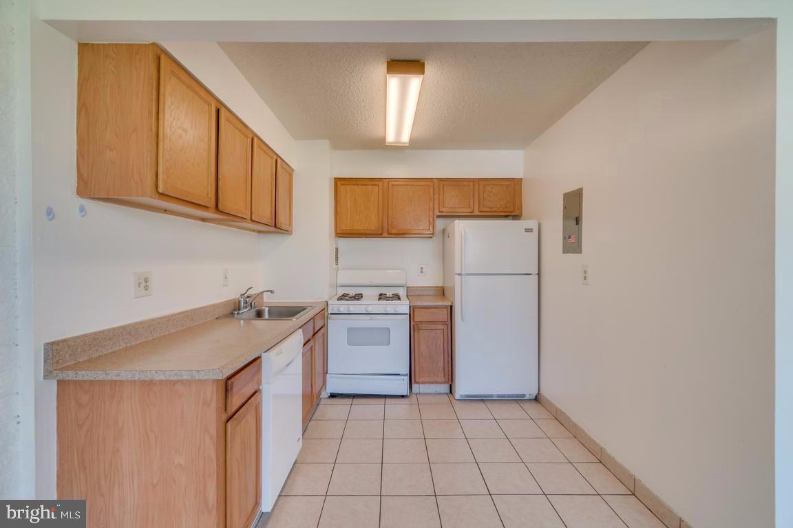 1822 Metzerott Road, Unit A4 Adelphi, MD 20783 - Photo 8 of 13