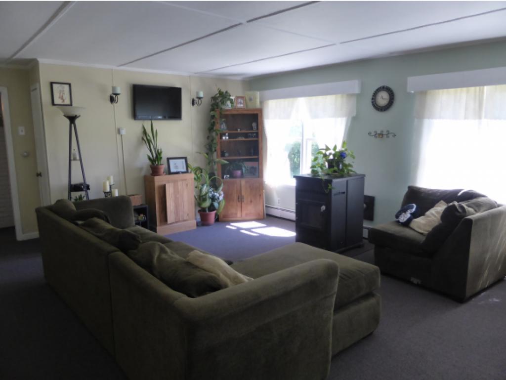 62 Orchard Road Bennington, VT 05201 - Photo 3 of 24