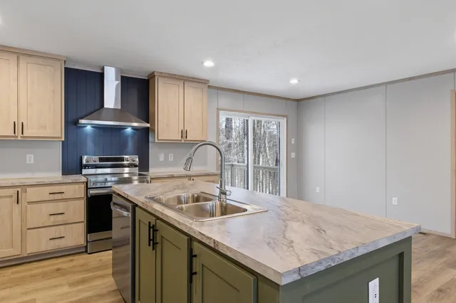 $261,500 | 27 Bond Street, Franklin, NH 03235