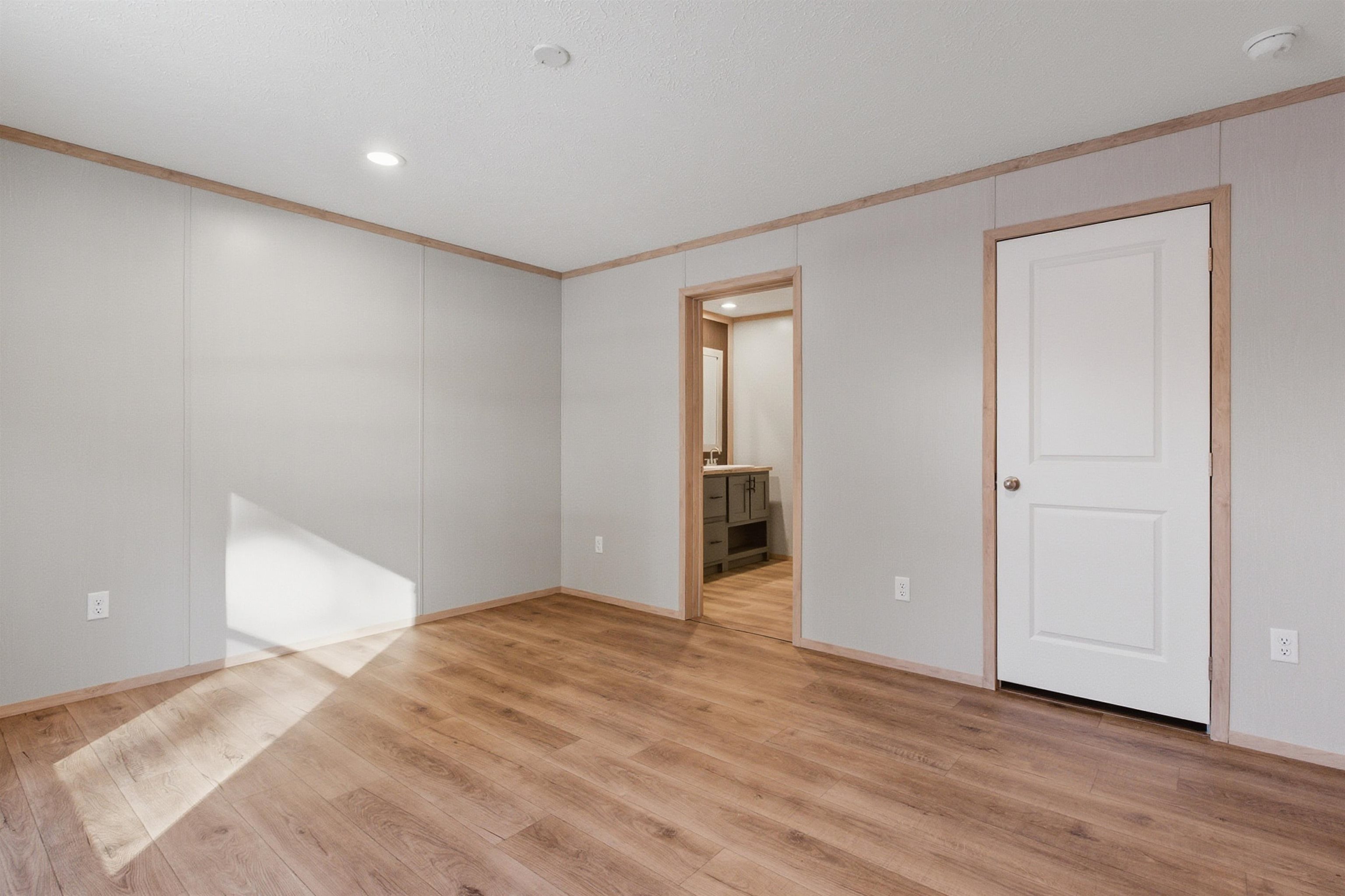 27 Bond Street Franklin, NH 03235 - Photo 18 of 30