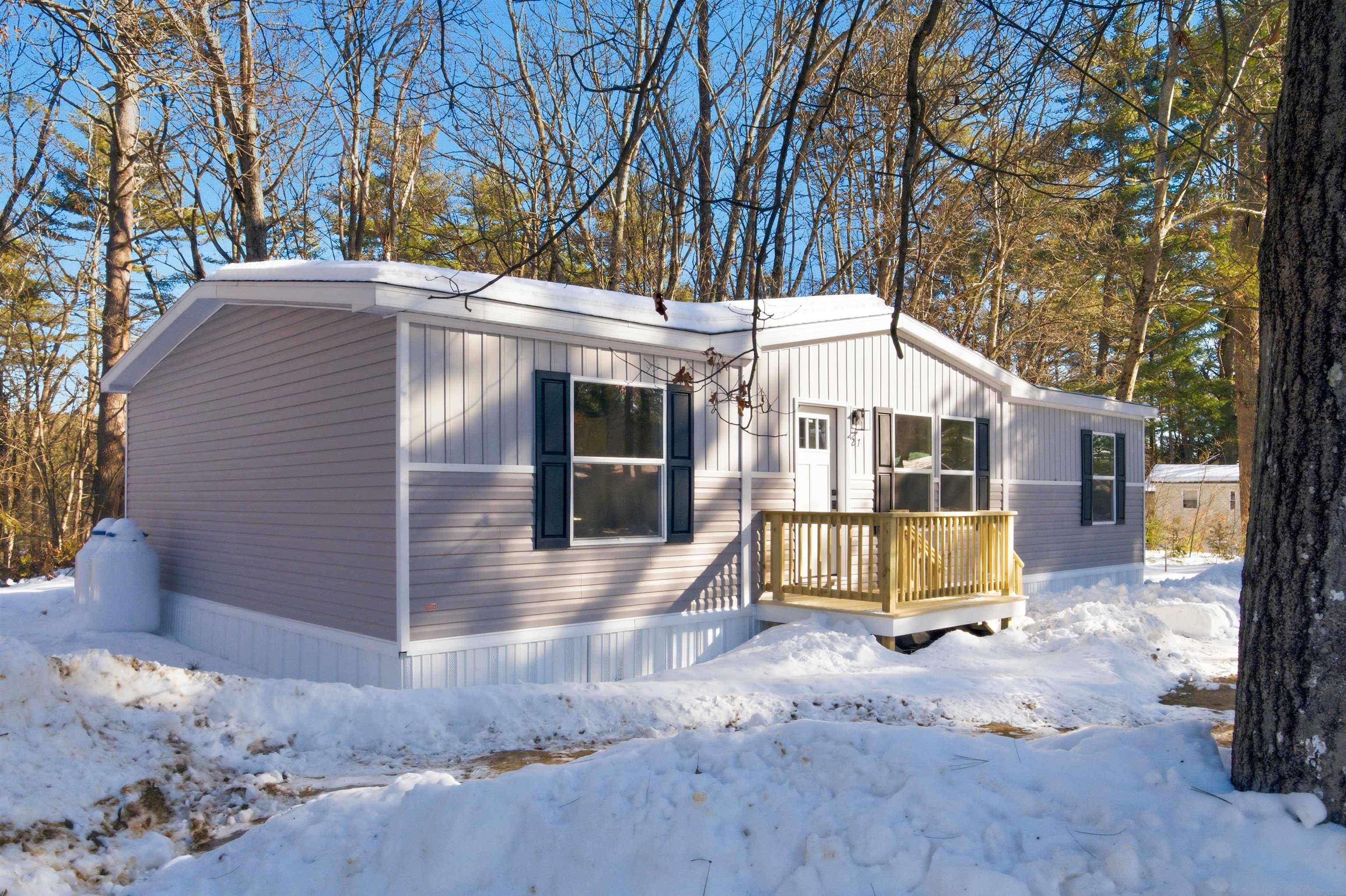 27 Bond Street Franklin, NH 03235 - Photo 3 of 30