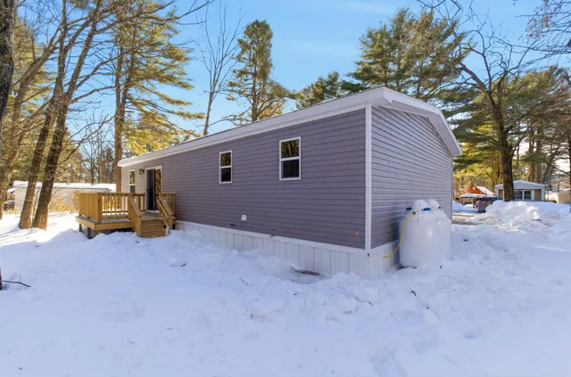 $261,500 | 27 Bond Street, Franklin, NH 03235