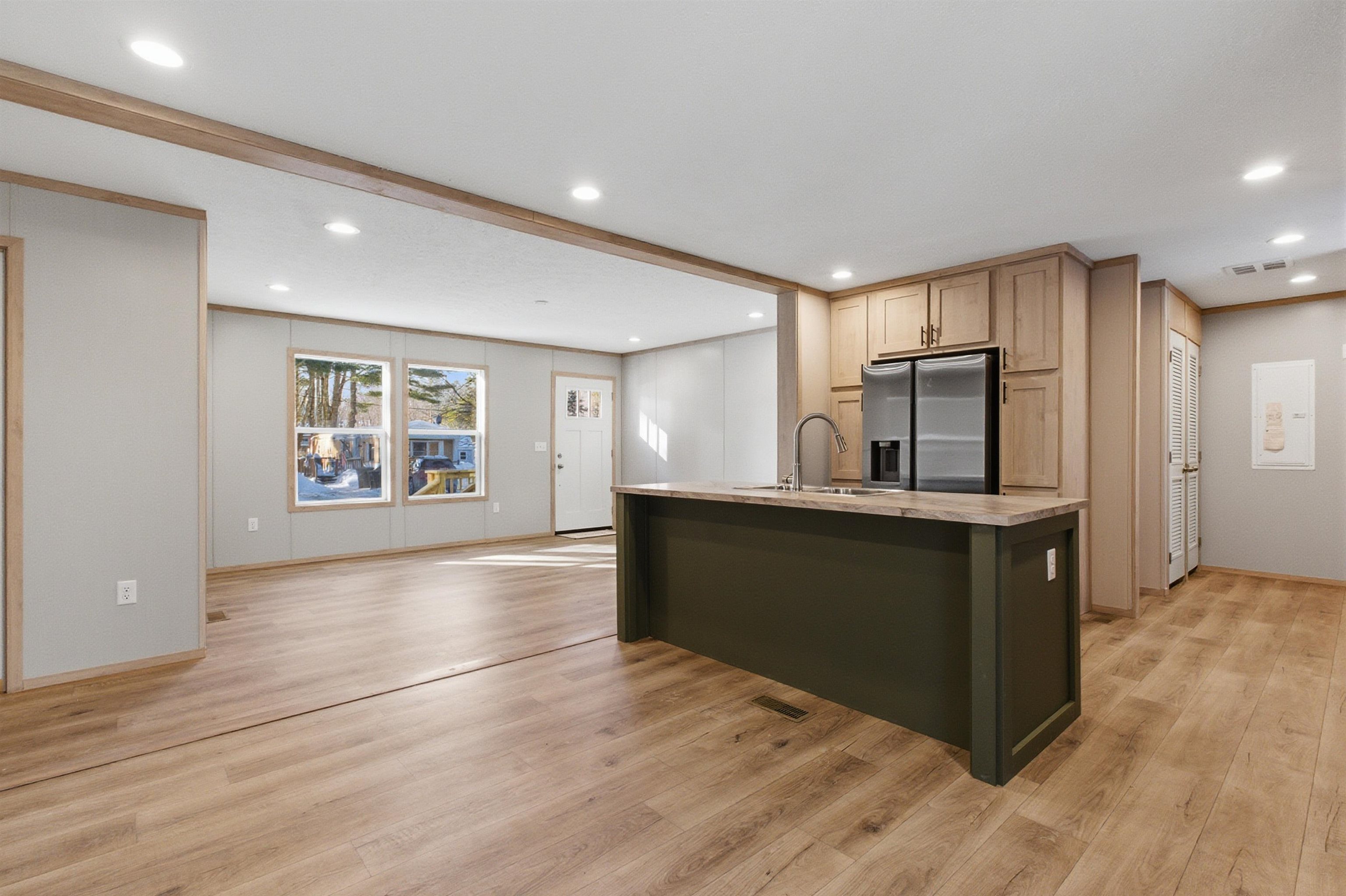 27 Bond Street Franklin, NH 03235 - Photo 9 of 30