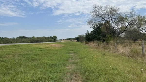 $325,000 | 980 Farm To Market 455 East, Sanger, TX 76266