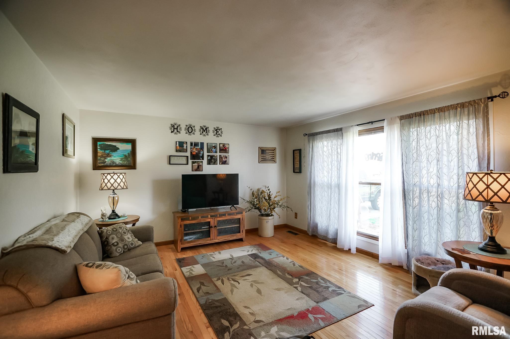 7449 Myrtle Street Manito, IL 61546 - Photo 3 of 40