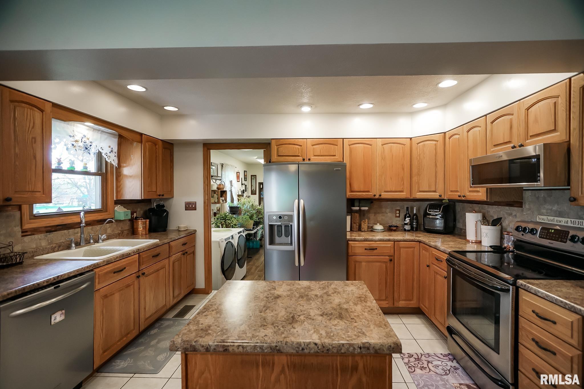 7449 Myrtle Street Manito, IL 61546 - Photo 9 of 40