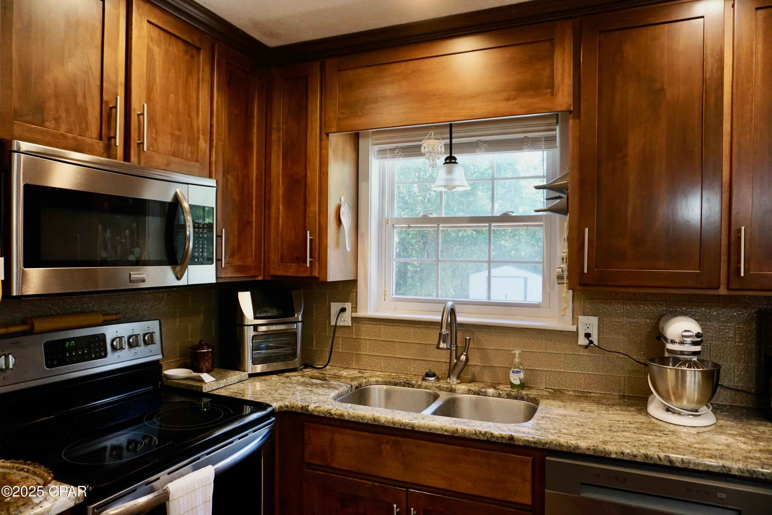 2071 Short Avenue Sneads, FL 32460 - Photo 12 of 31