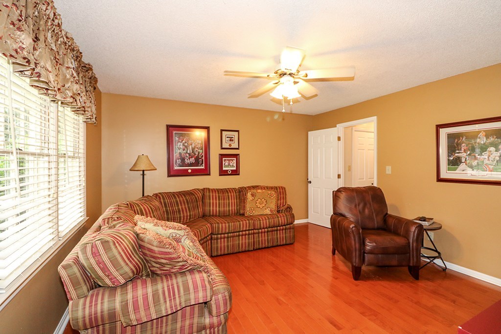 1921 Northside Road Perry, GA 31069 - Photo 35 of 49 a living room with furniture