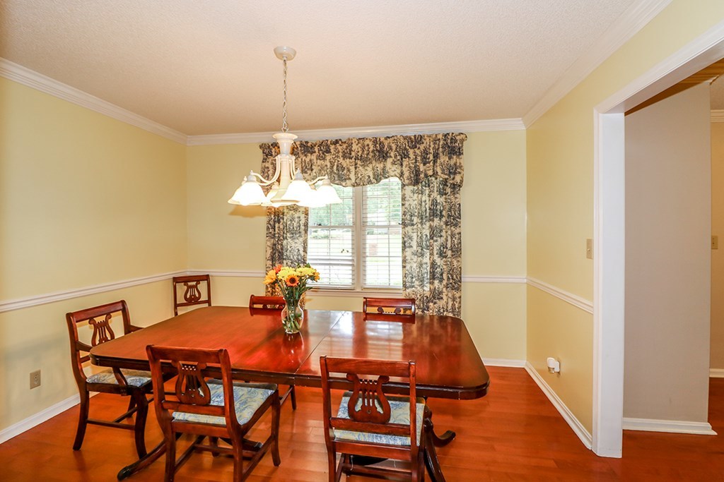 1921 Northside Road Perry, GA 31069 - Photo 36 of 49 a dining room with furniture and window