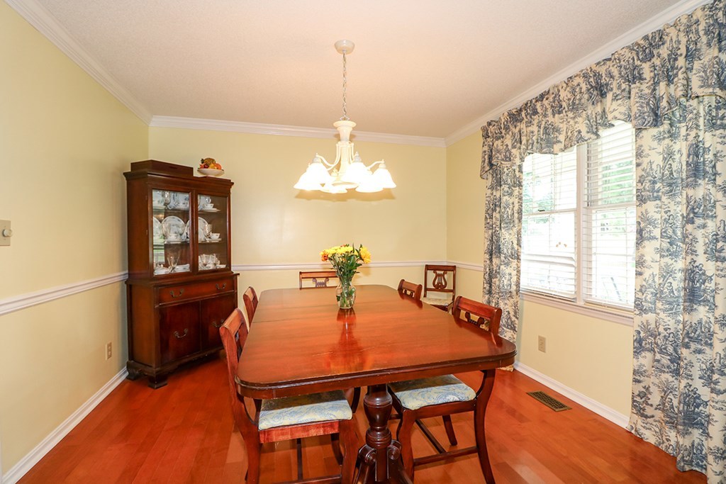 1921 Northside Road Perry, GA 31069 - Photo 38 of 49 a dining room with furniture and window