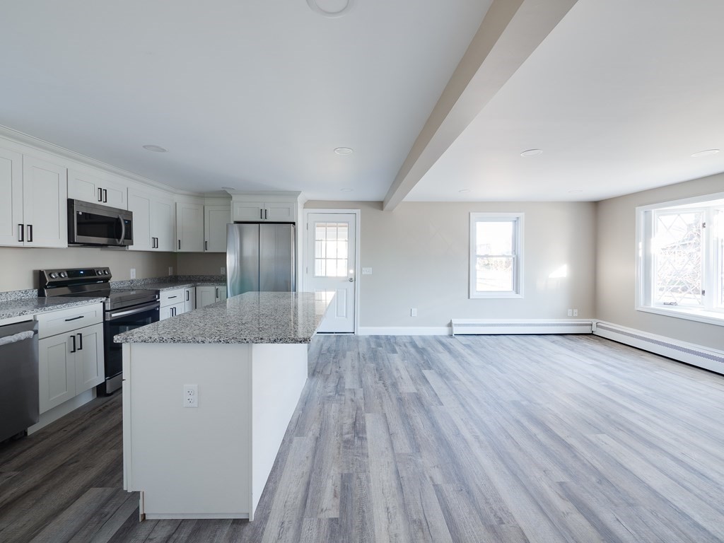 46 Fox Street West Springfield, MA 01089 - Photo 13 of 30 Gallery Image 13