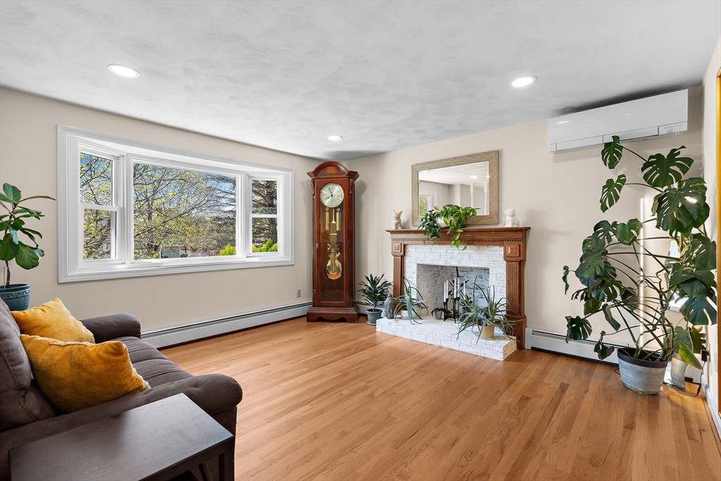 49 Hamilton Road Northborough, MA 01532 - Photo 8 of 41